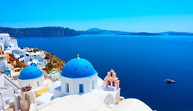 greece in pictures beautfiul places to photograph santorini oia 1